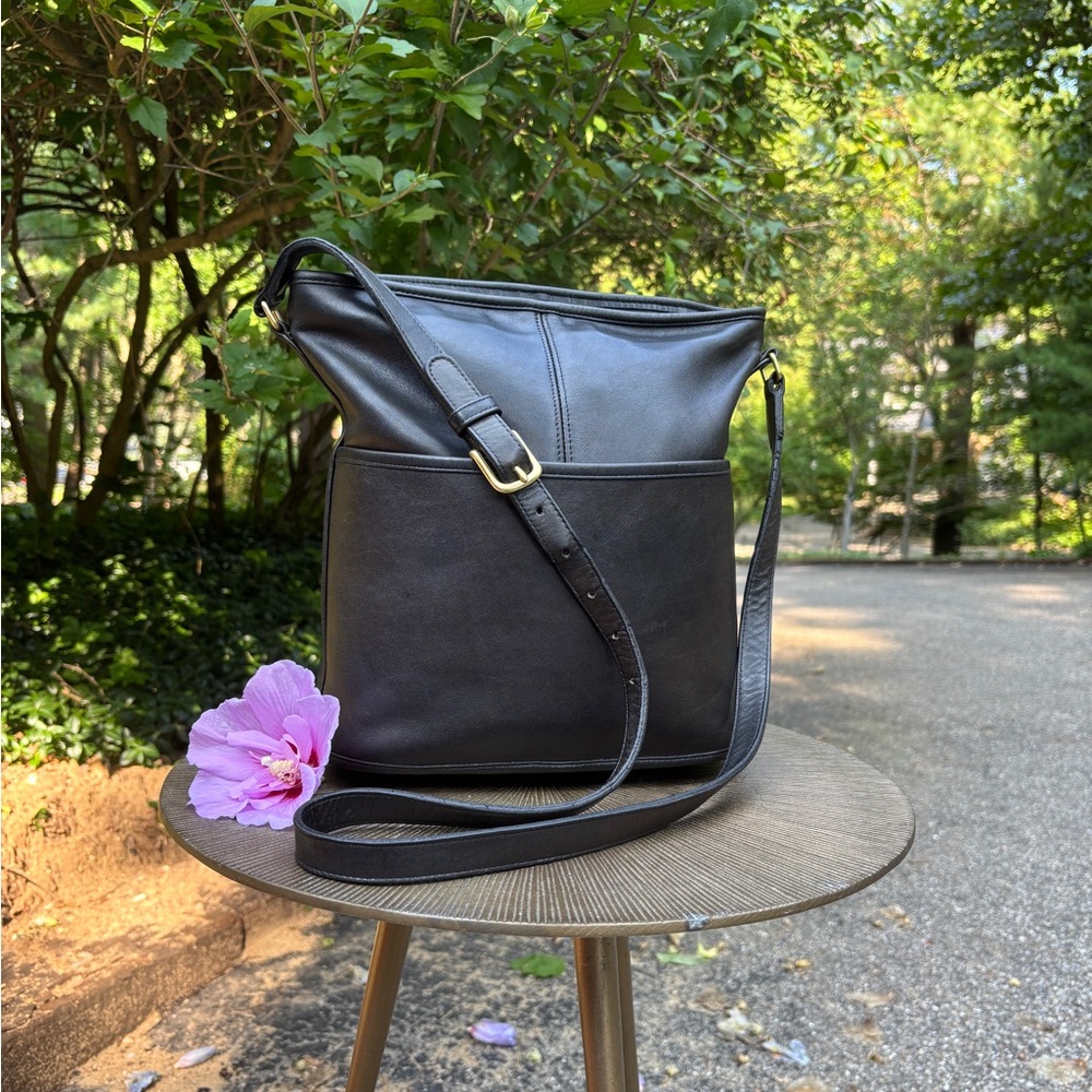 Vintage Black Leather Coach Bucket Bag 4075